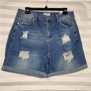 Deja Bleu Premium‎ Denim Shorts Size 14 NWT Distressed Pockets Cuff/Uncuff